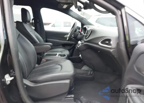 2025 Chrysler Pacifica Select z USA, uszkodzony, nr VIN 2C4RC1BG6SR540640